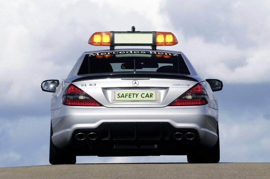  Mercedes-Benz SL63 AMG F1 Safety Car 2009 года  (фото 14 из 33)